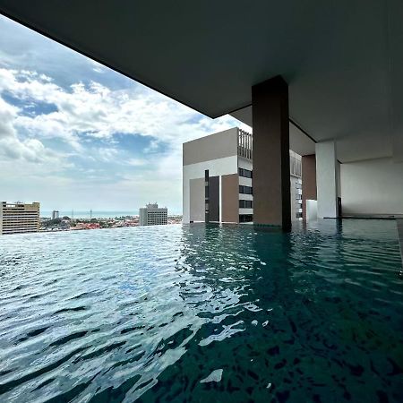 The Apple Premier Condo Three Bedroom In Melaka Экстерьер фото