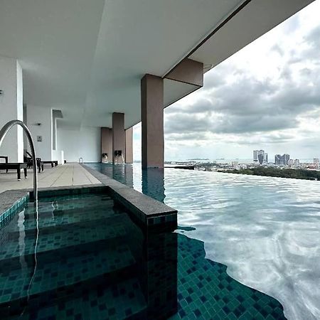 The Apple Premier Condo Three Bedroom In Melaka Экстерьер фото