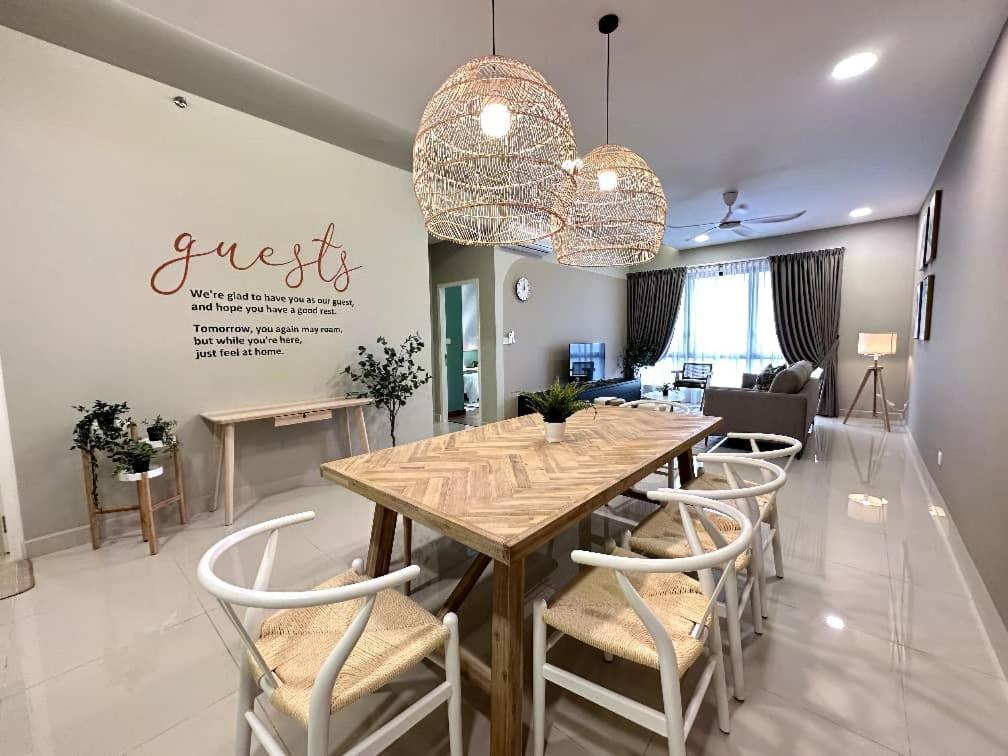 The Apple Premier Condo Three Bedroom In Melaka Экстерьер фото