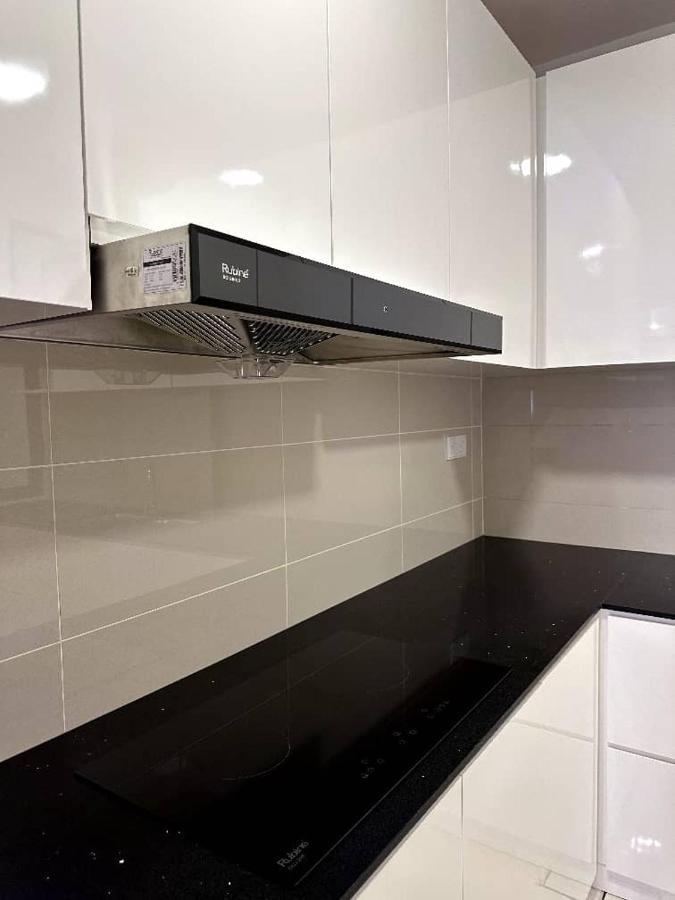 The Apple Premier Condo Three Bedroom In Melaka Экстерьер фото